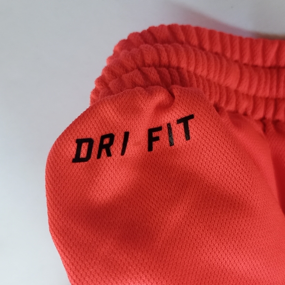 Nike SB Neon Orange Essential Dri-Fit Short - Picture 4 of 7
